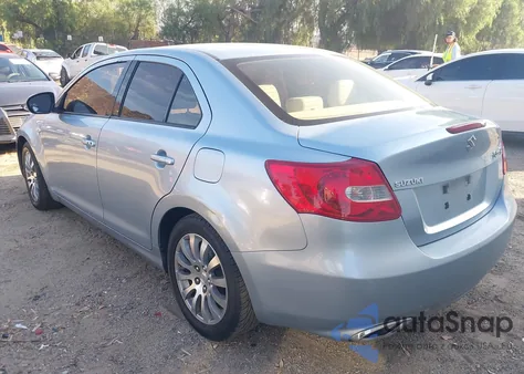2010 Suzuki Kizashi Se z USA, uszkodzony, nr VIN JS2RE9A33A6100829